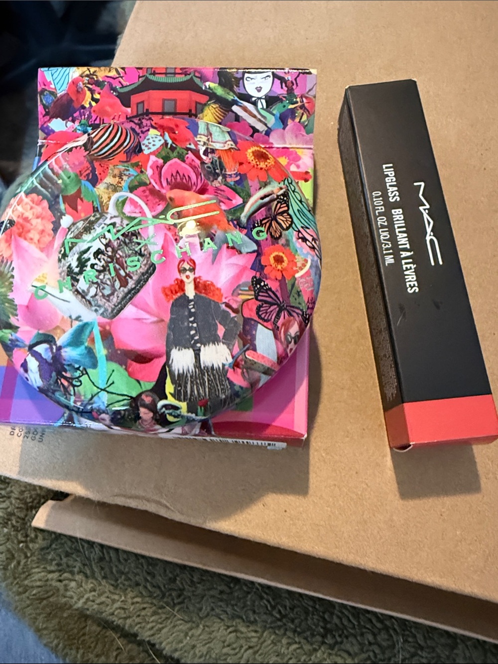 MAC CHRISCHANG Finishing Powder/MAC Lipglass